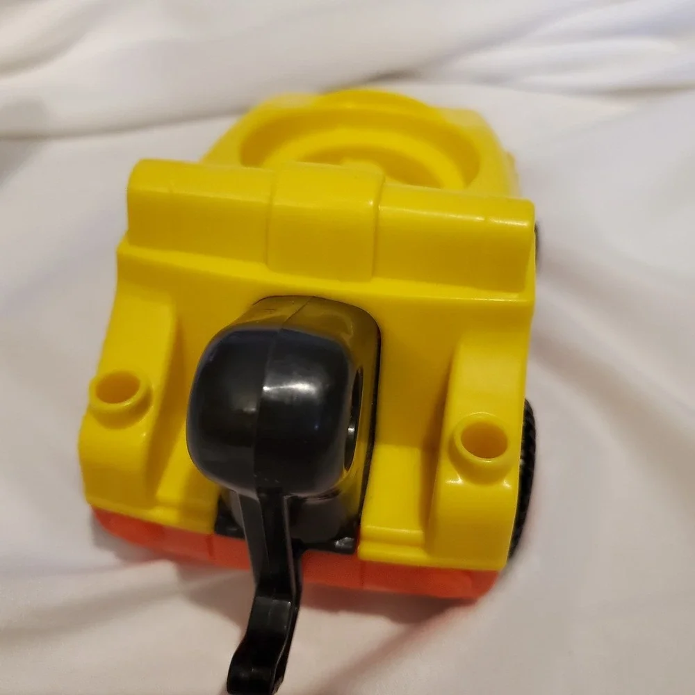 Fisher Price Little People Yellow Vehicle Tow Truck Sounds‎ Hitch Untested